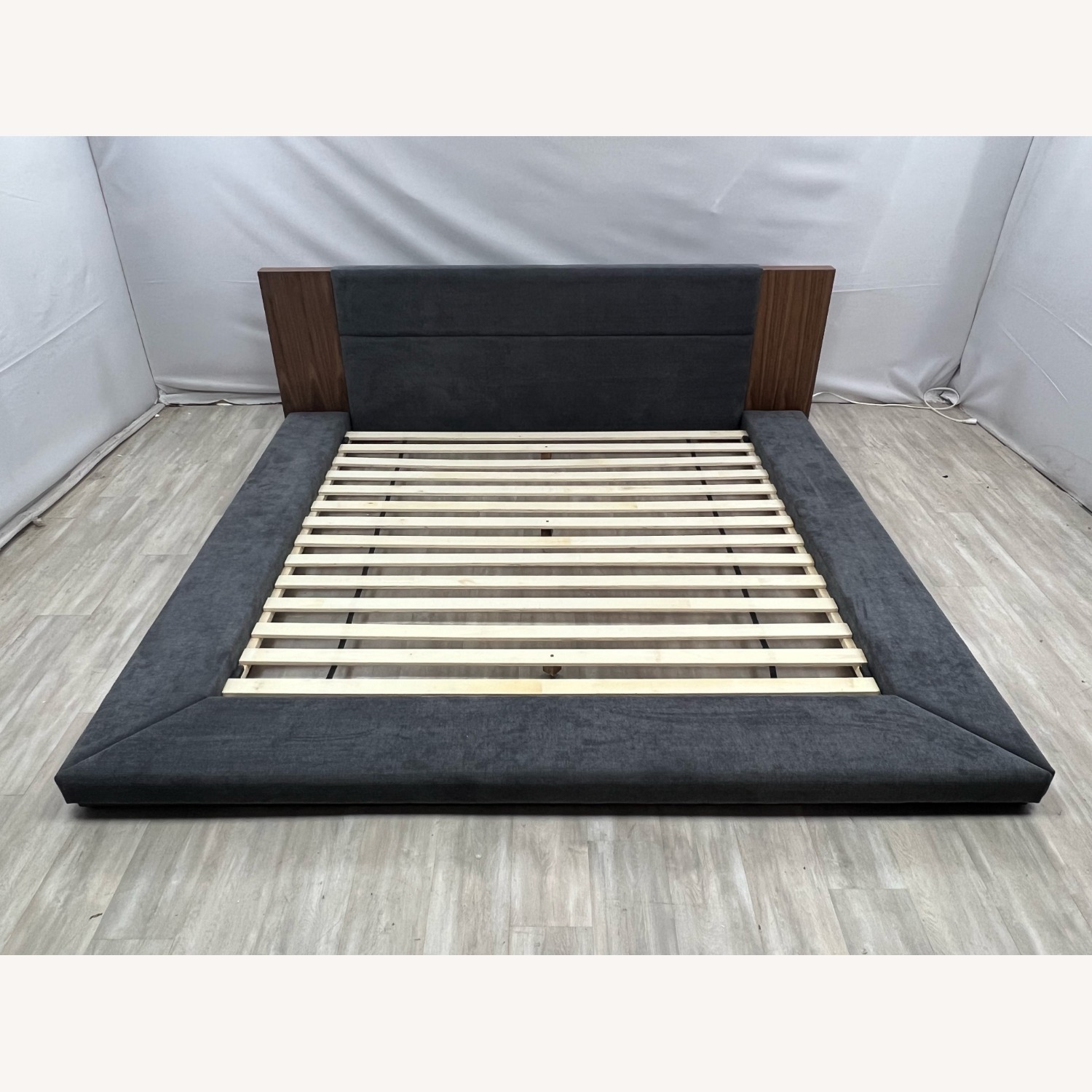 LA Furniture Eastern King Jagger - image-1