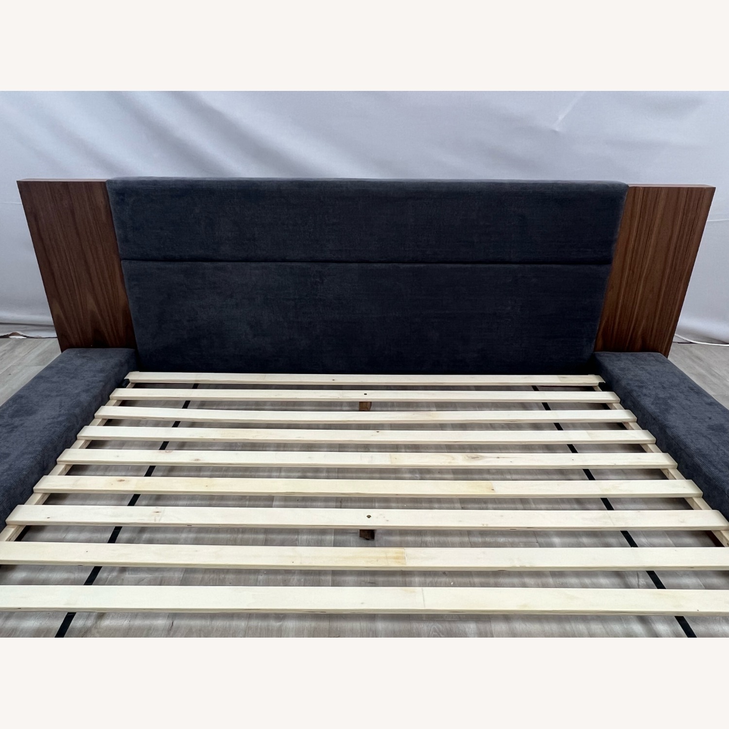 LA Furniture Eastern King Jagger - image-6