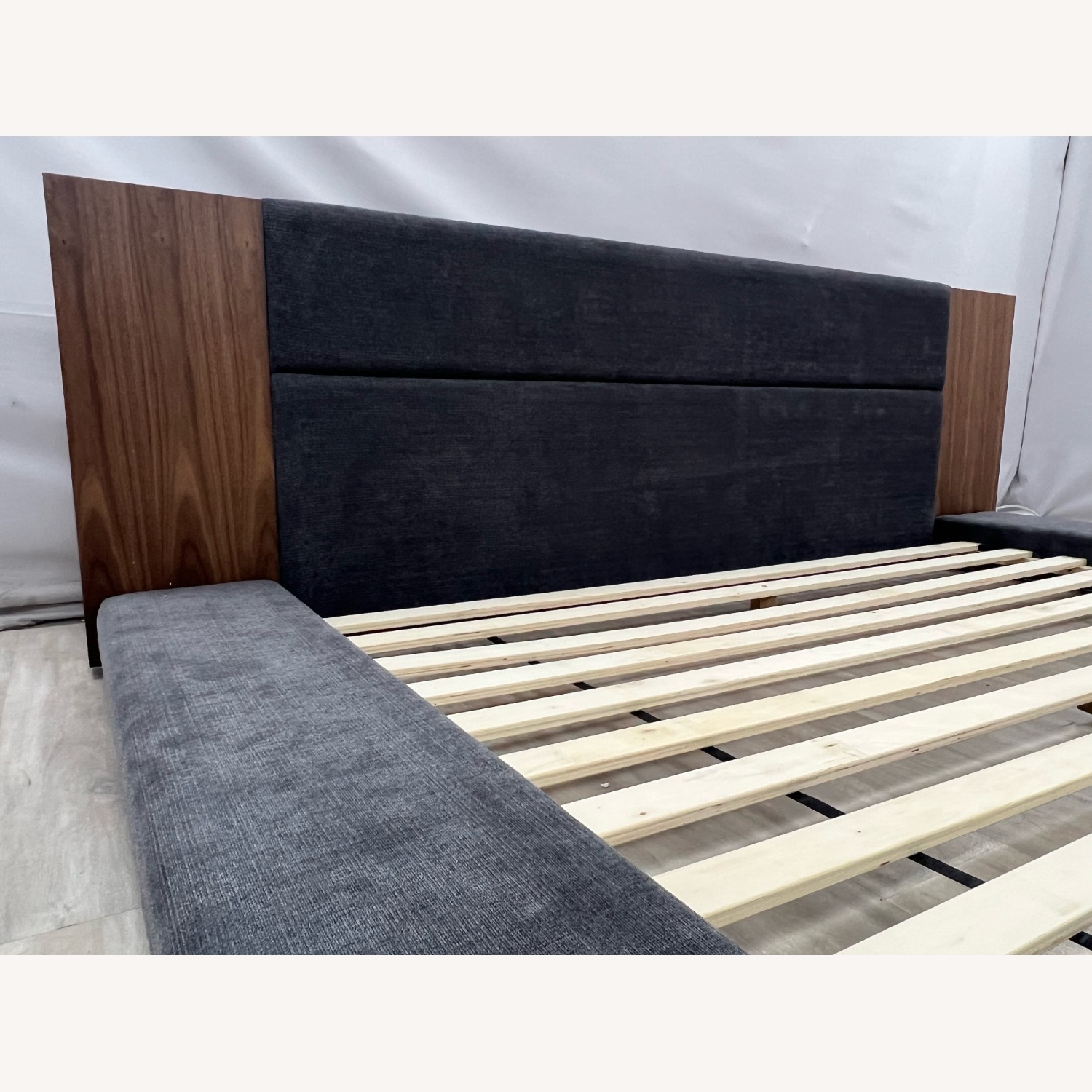 LA Furniture Eastern King Jagger - image-2