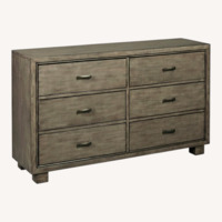 Ashley Furniture Arnett 6-Drawer Dresser