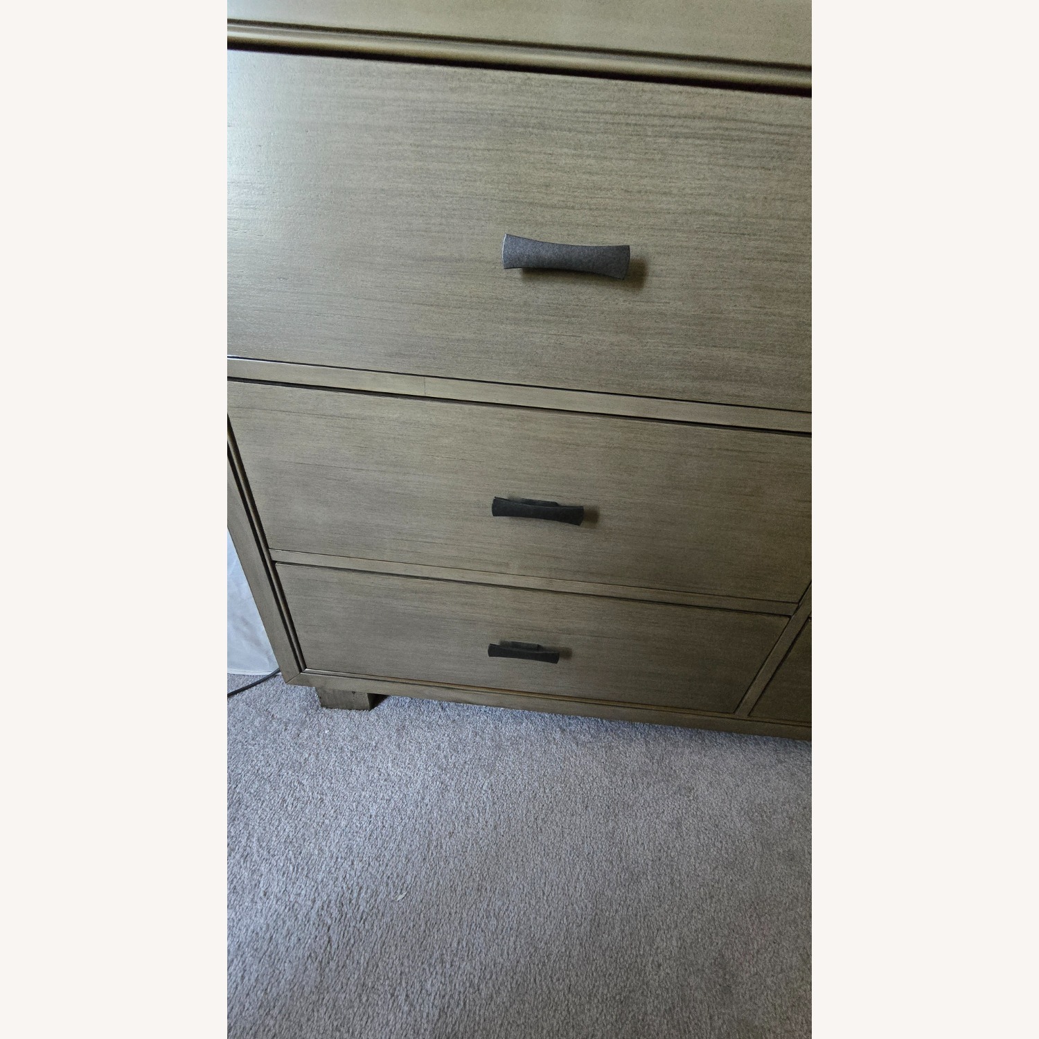 Ashley Furniture Arnett 6-Drawer Dresser - image-11
