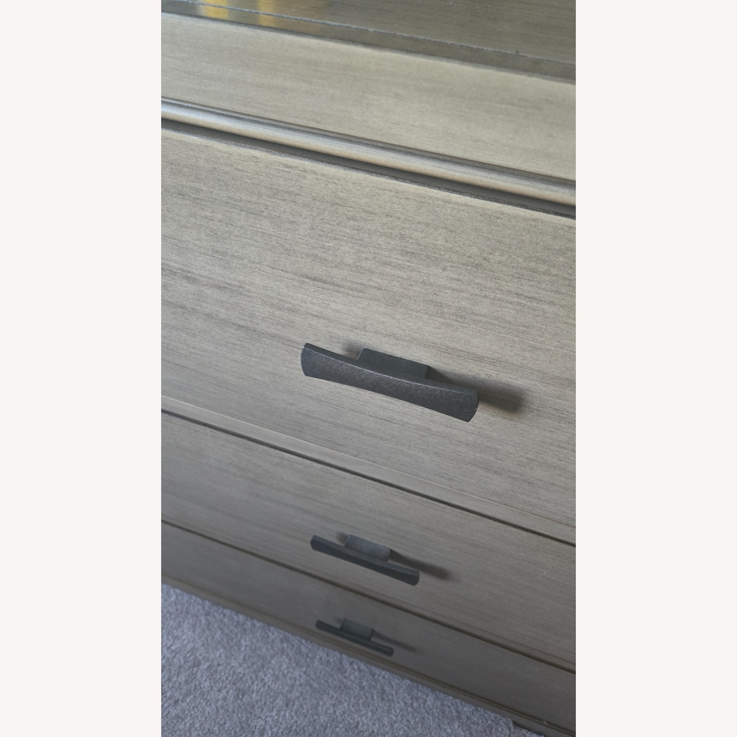 Ashley Furniture Arnett Modern 5-Drawer Chest - image-6