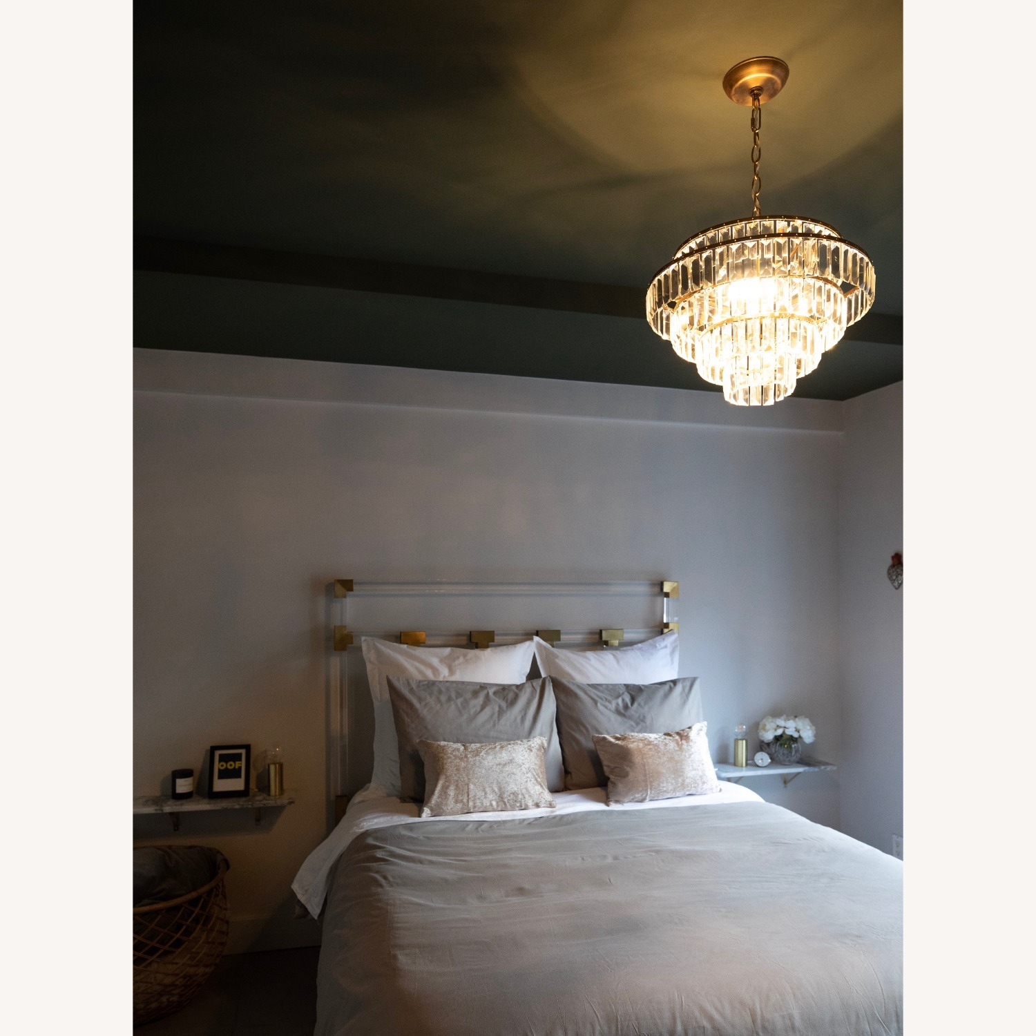 Oscarine Lucite Bed - image-5