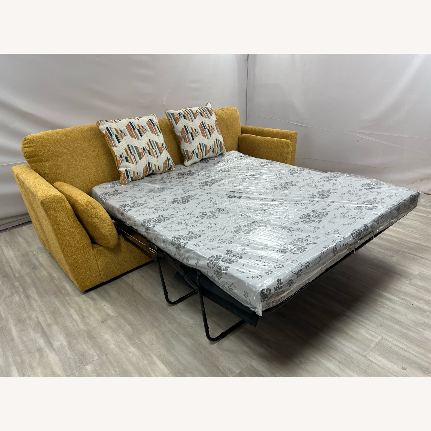 Ashley Furniture Keerwick Queen Sofa Sleeper - image-10