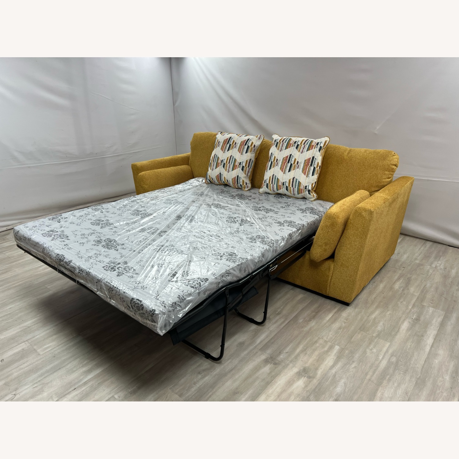 Ashley Furniture Keerwick Queen Sofa Sleeper - image-9