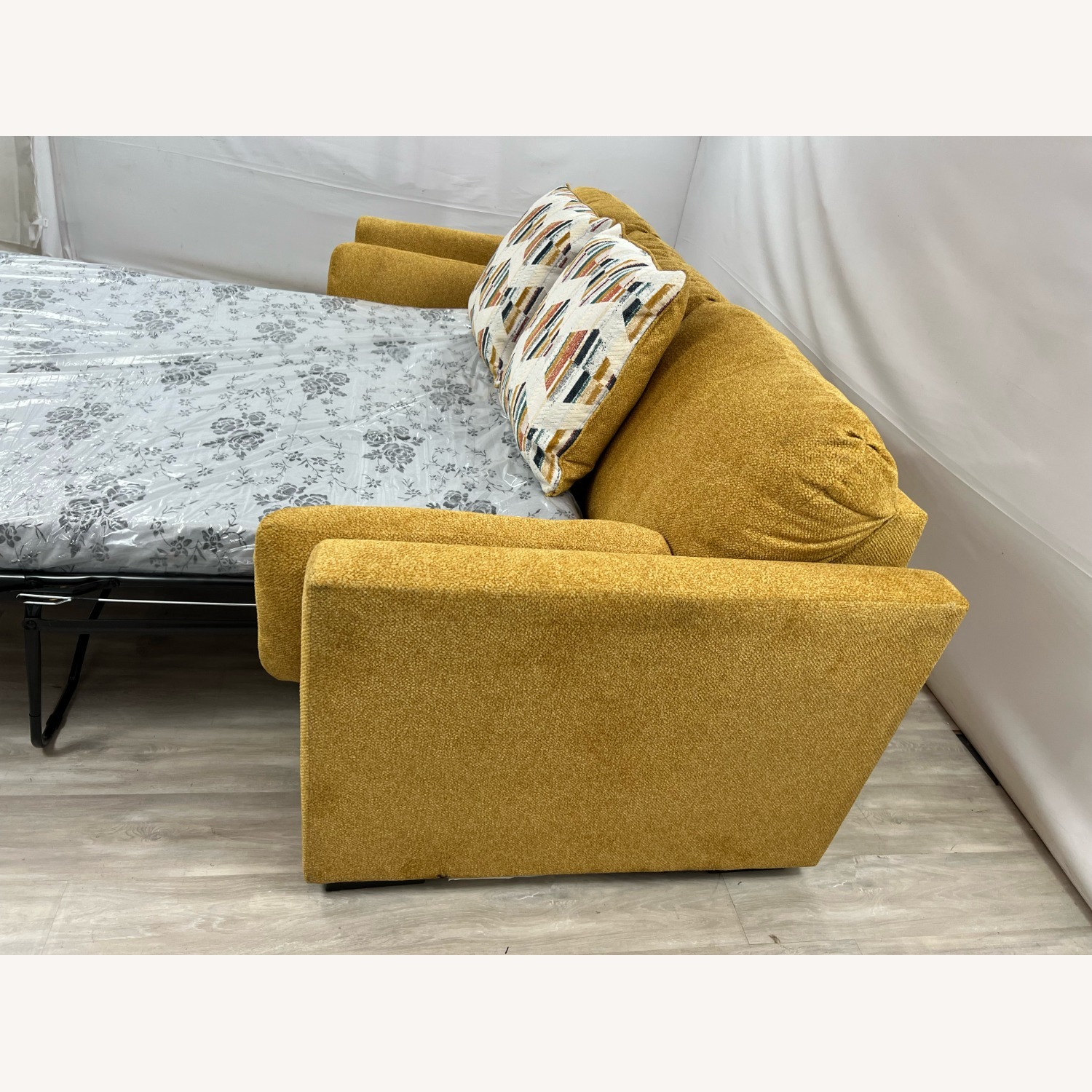 Ashley Furniture Keerwick Queen Sofa Sleeper - image-12