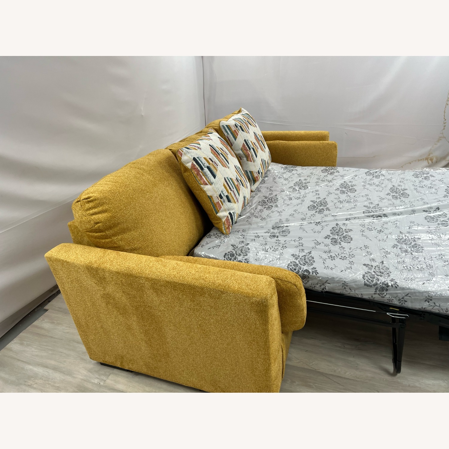 Ashley Furniture Keerwick Queen Sofa Sleeper - image-11