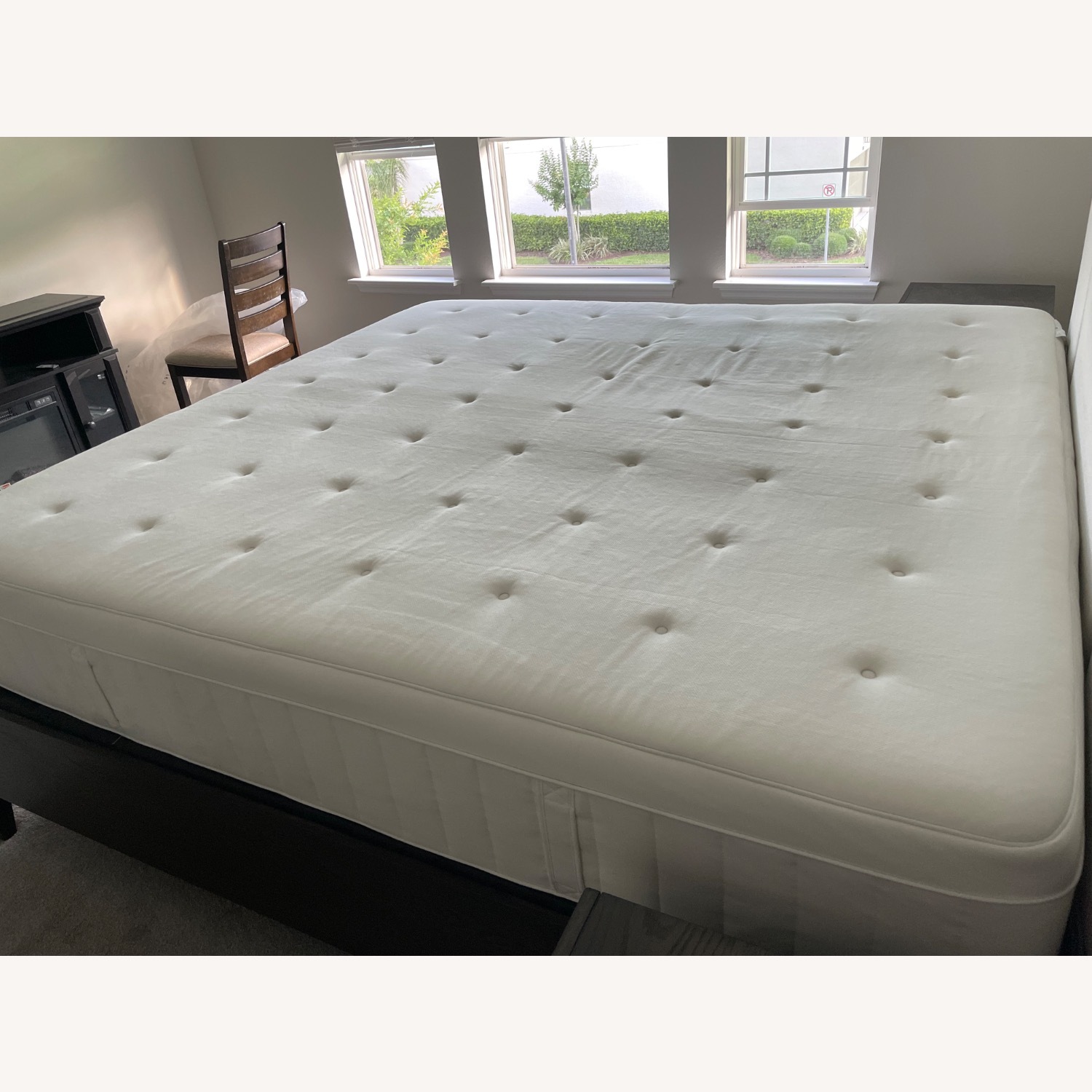 Rooms To Go Dark Brown Wood King Bed - image-3