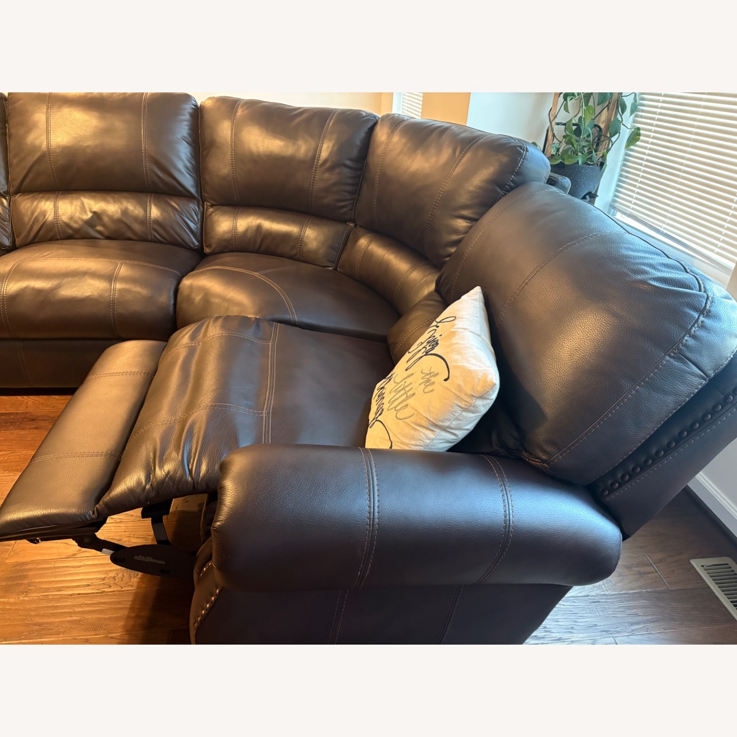 Value City Furniture 3+ Piece Sectional - image-4