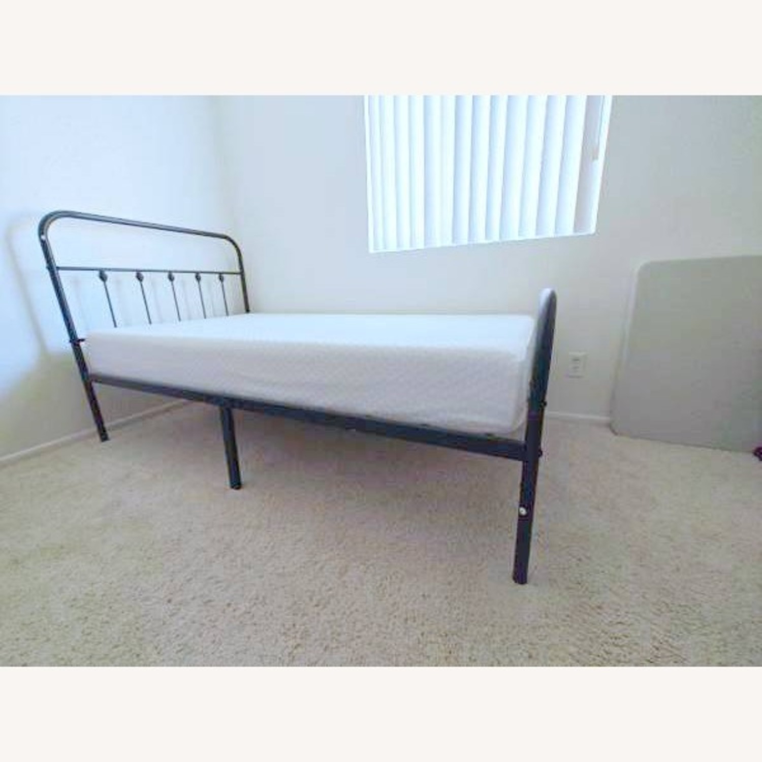 Yaheetech 3 Twin Bed Frames - image-2