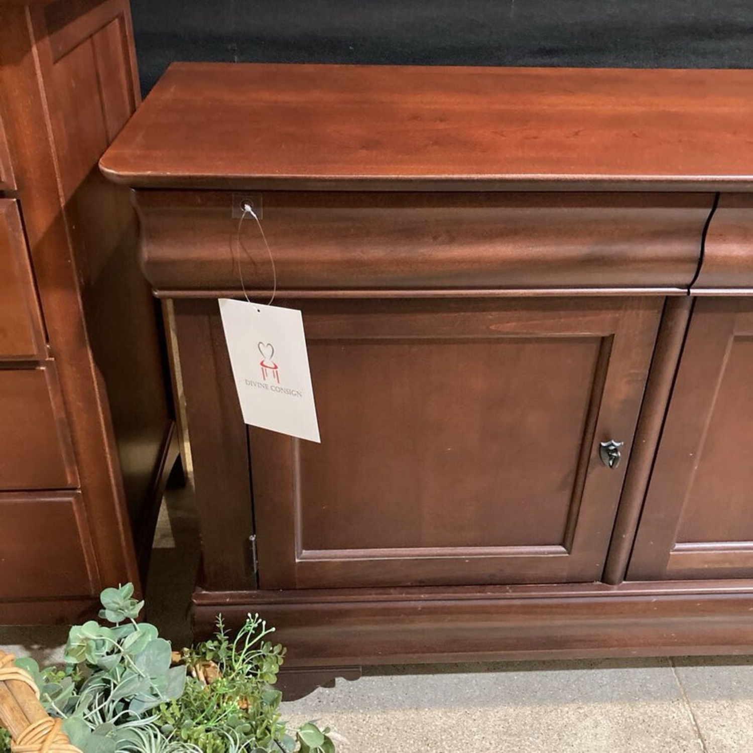 Broyhill Traditional Solid Wood 3-Drawer Sideboard - image-4