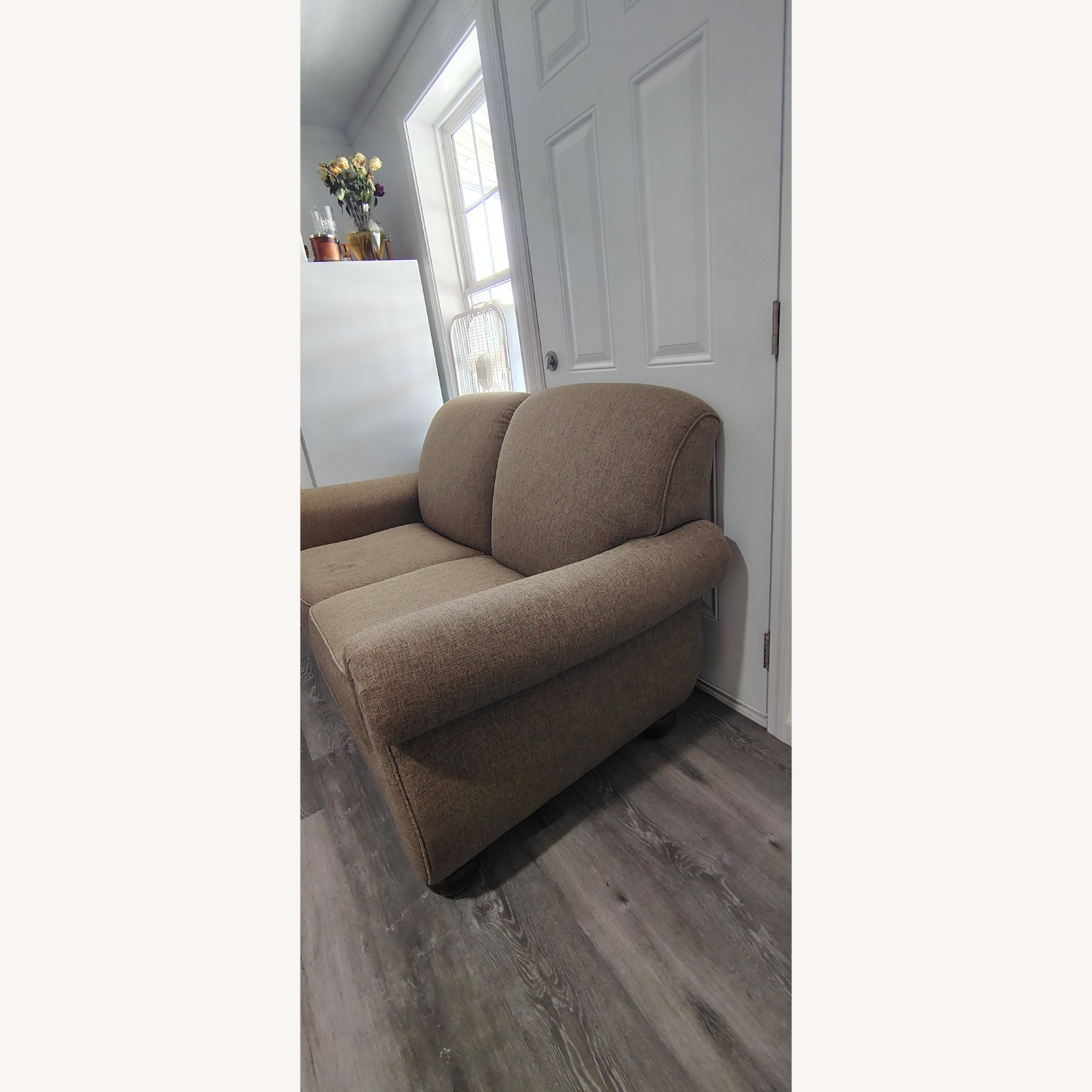 Flexsteel Natural Fabric Loveseat - image-3