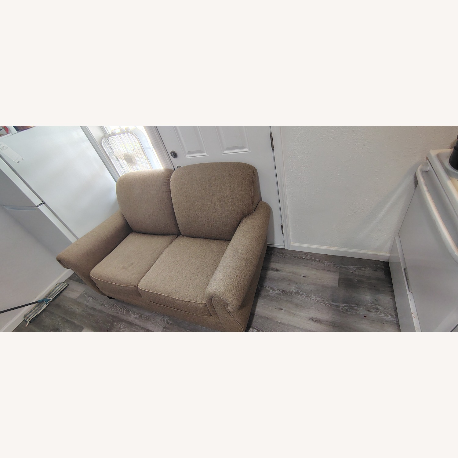 Flexsteel Natural Fabric Loveseat - image-2