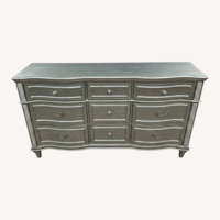 Rosdorf Park 9-Drawer Dresser 