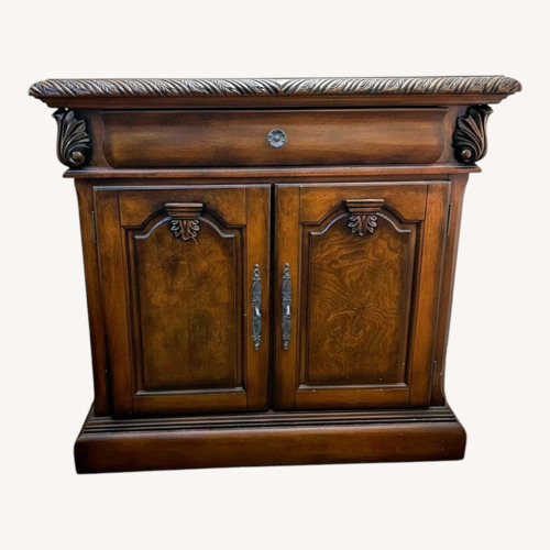Used Thomasville Furniture Industries Nightstands for sale on AptDeco