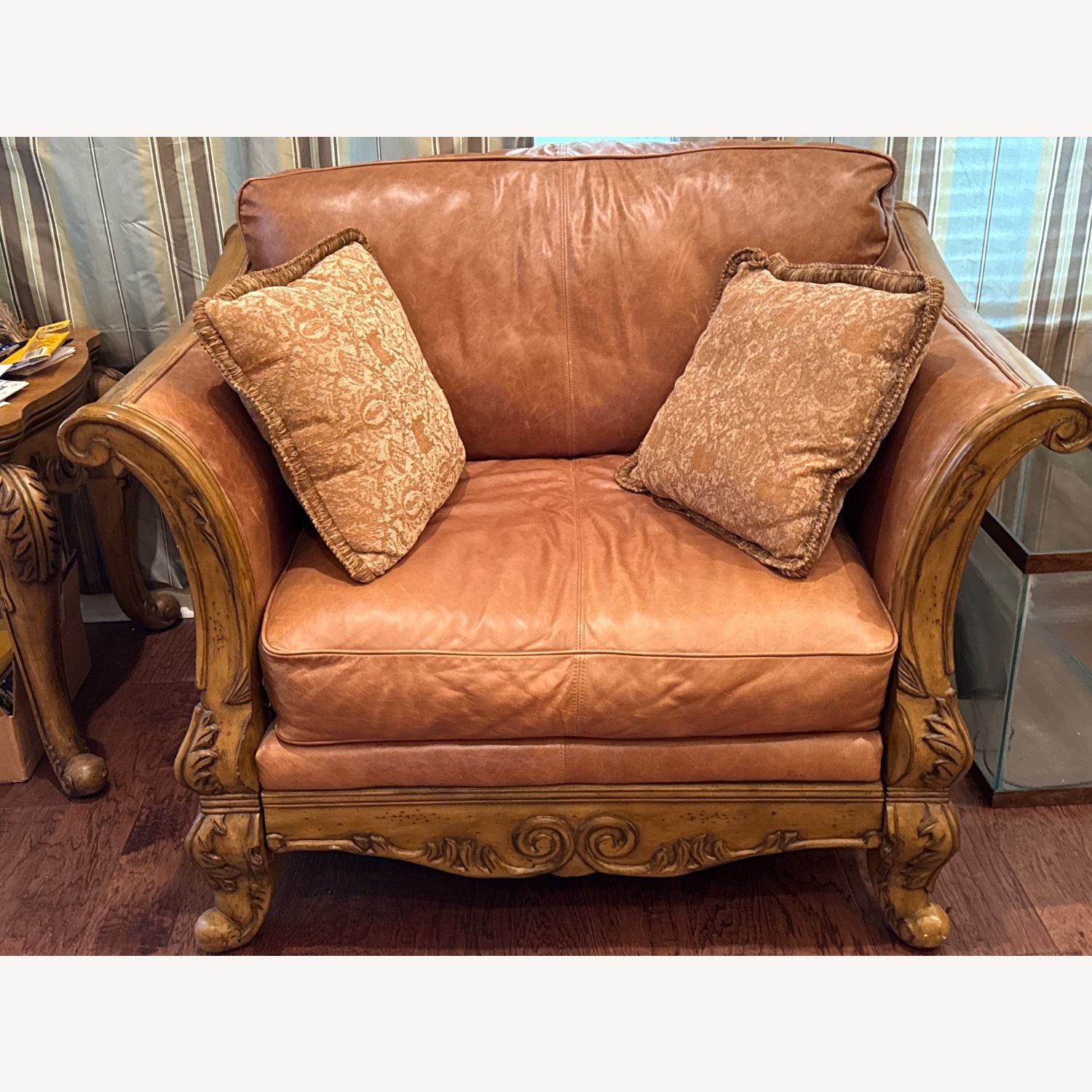 Sofa Chair - image-2