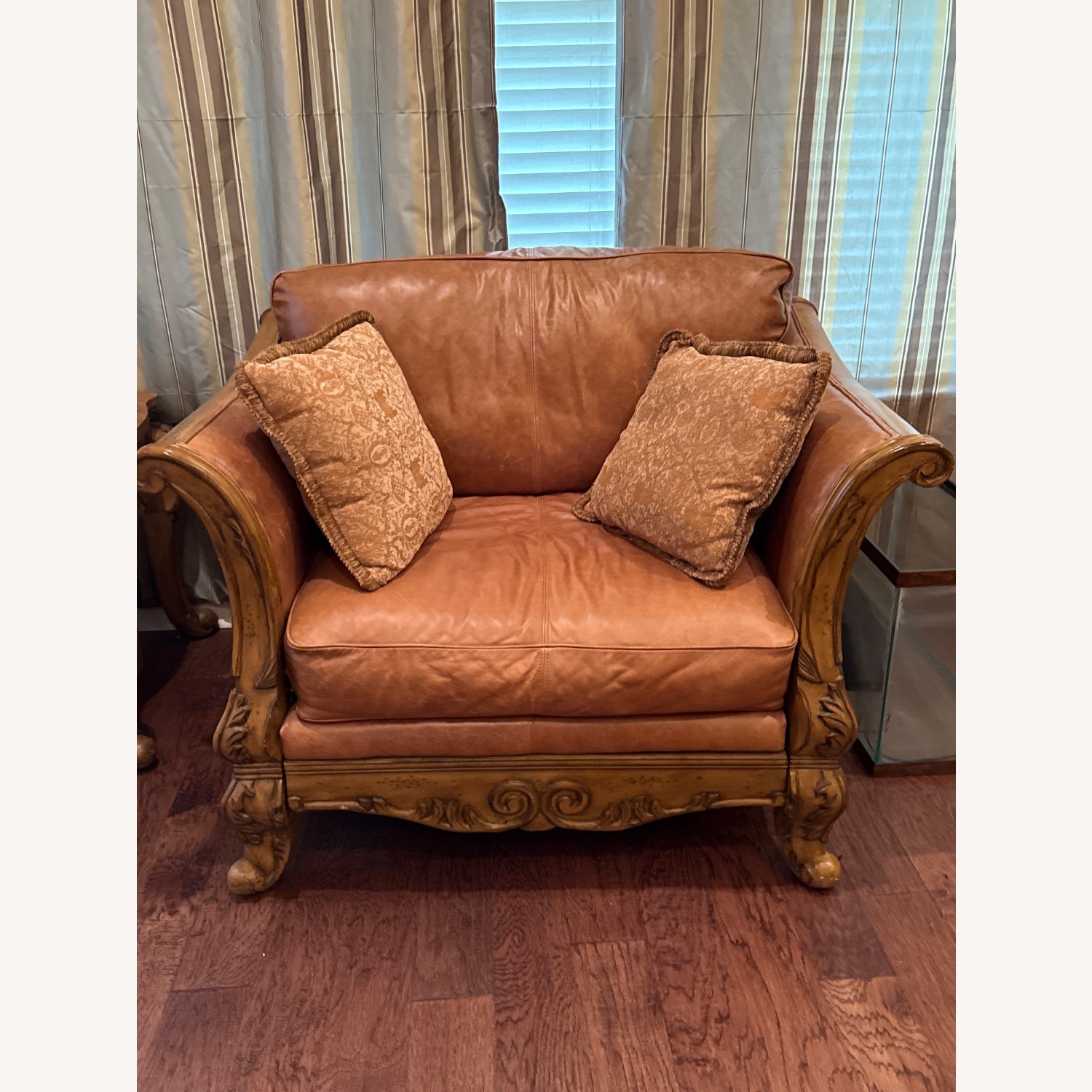 Sofa Chair - image-1