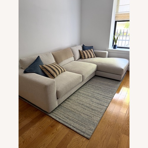 Used SAFAVIEH Natura Folkeline Rug - 6' x 9' Blue for sale on AptDeco