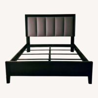 Rooms To Go  Black Queen Bed