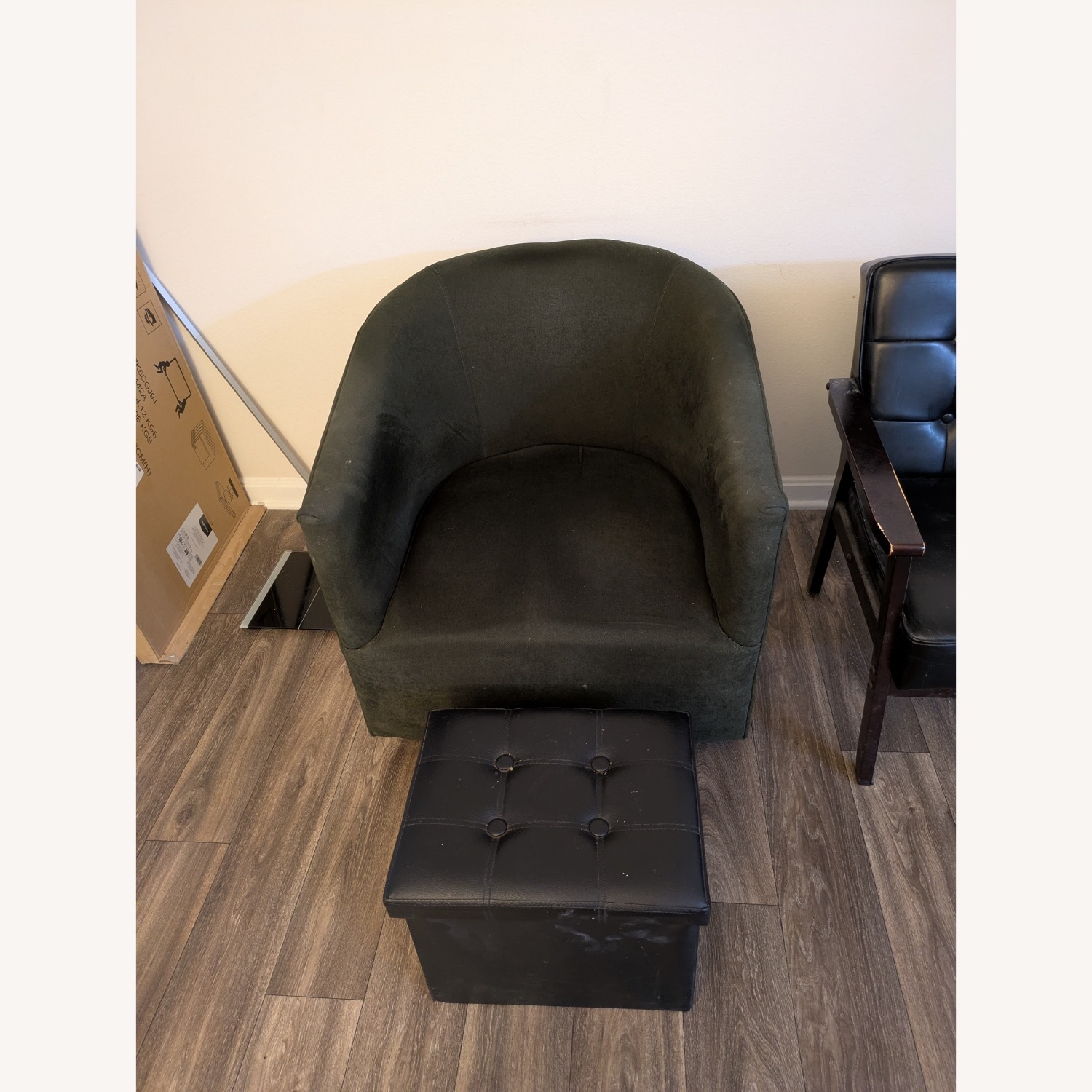 Blair Green Swivel Chair - image-2