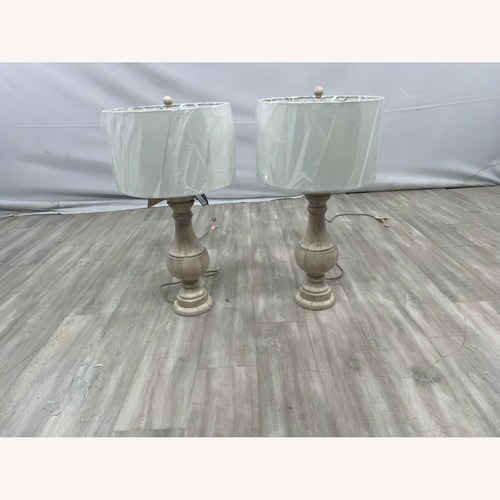 Used Safavieh Savion Table Lamp (Set of 2) for sale on AptDeco