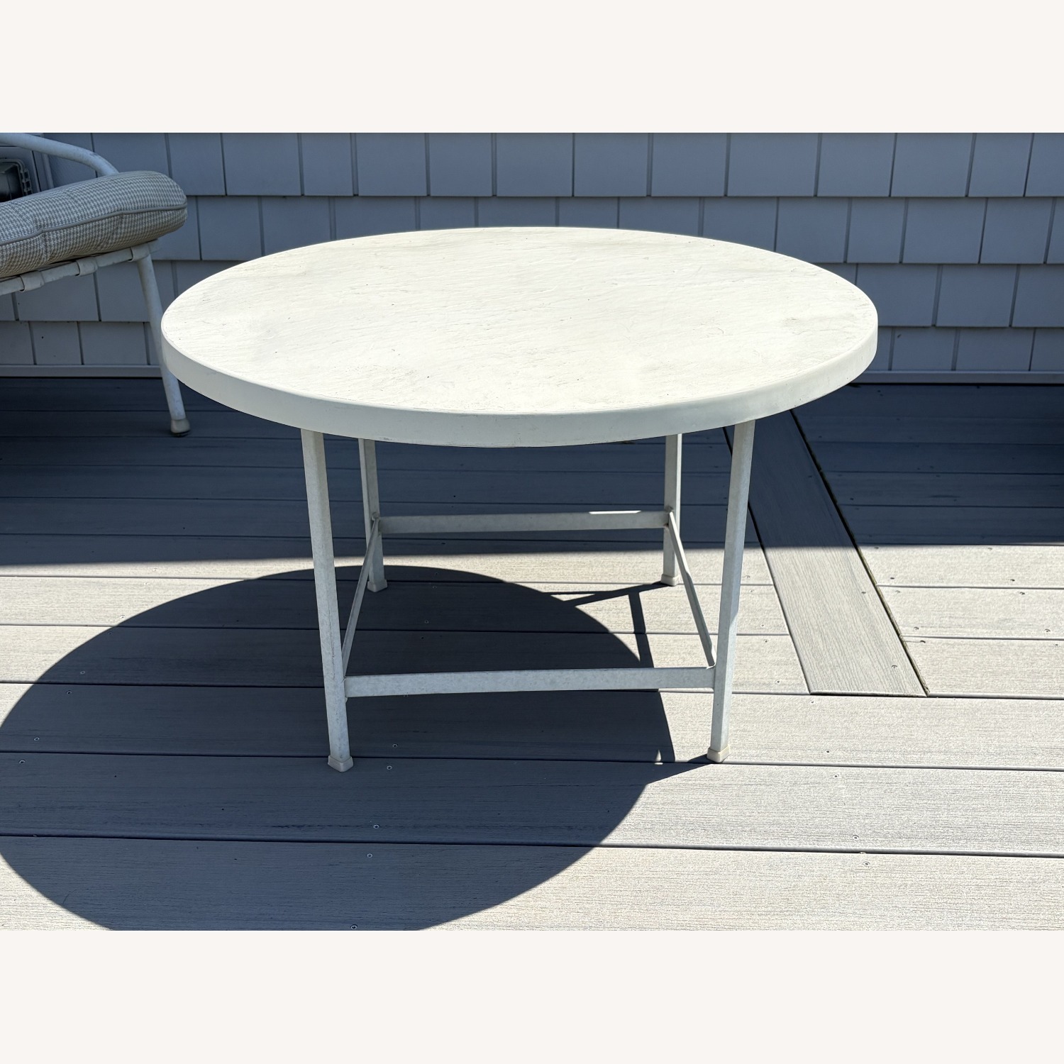 Brown Jordan White Metal Patio Furniture - image-6
