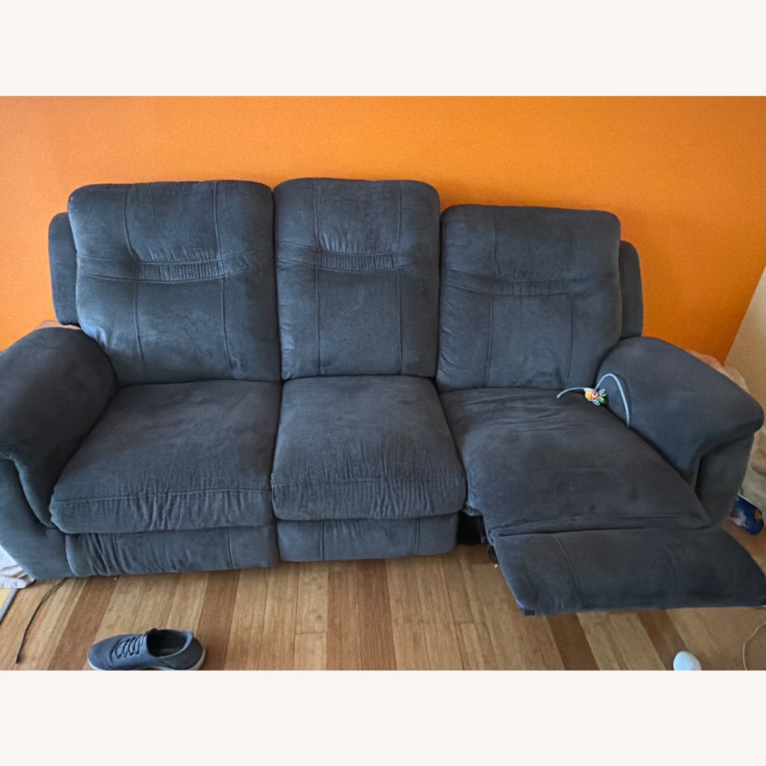 Bob's Discount Furniture Dark Gray 3+ Seater Sofa - image-1