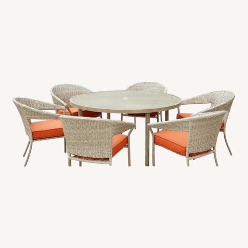 Used Outdoor Dining Set for sale on AptDeco