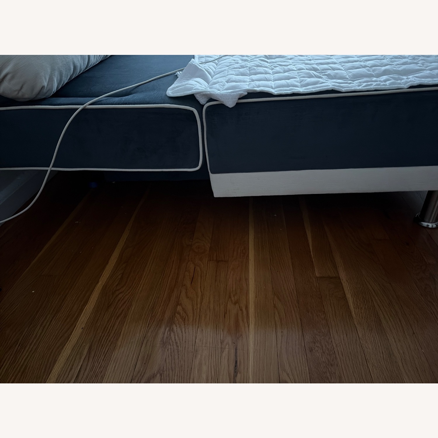 Futon/Sofa - image-3