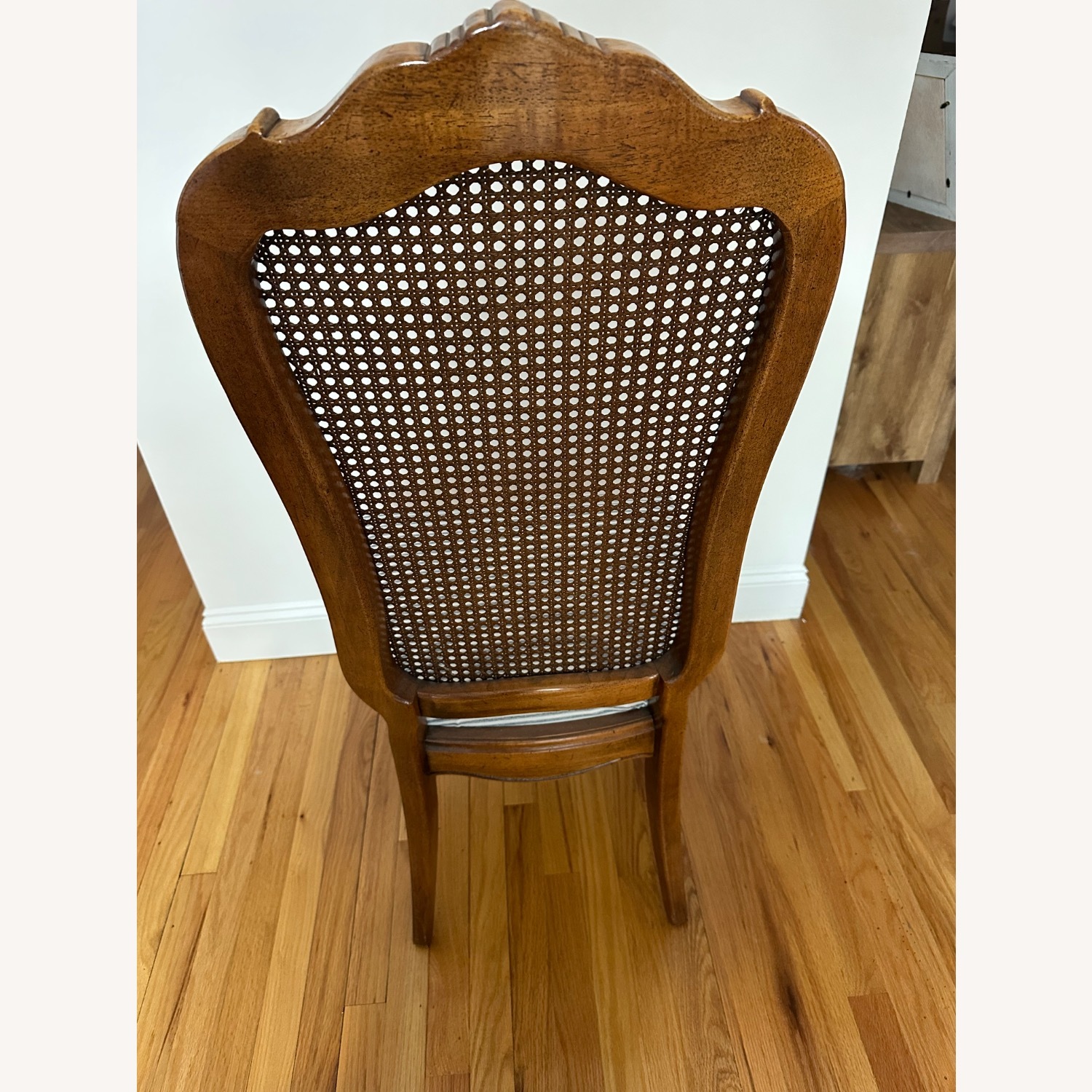 Thomasville French Ptovinciall Table  w 6 Chairs - image-9