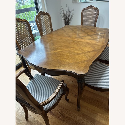 Used Thomasville French Ptovinciall Table  w 6 Chairs for sale on AptDeco