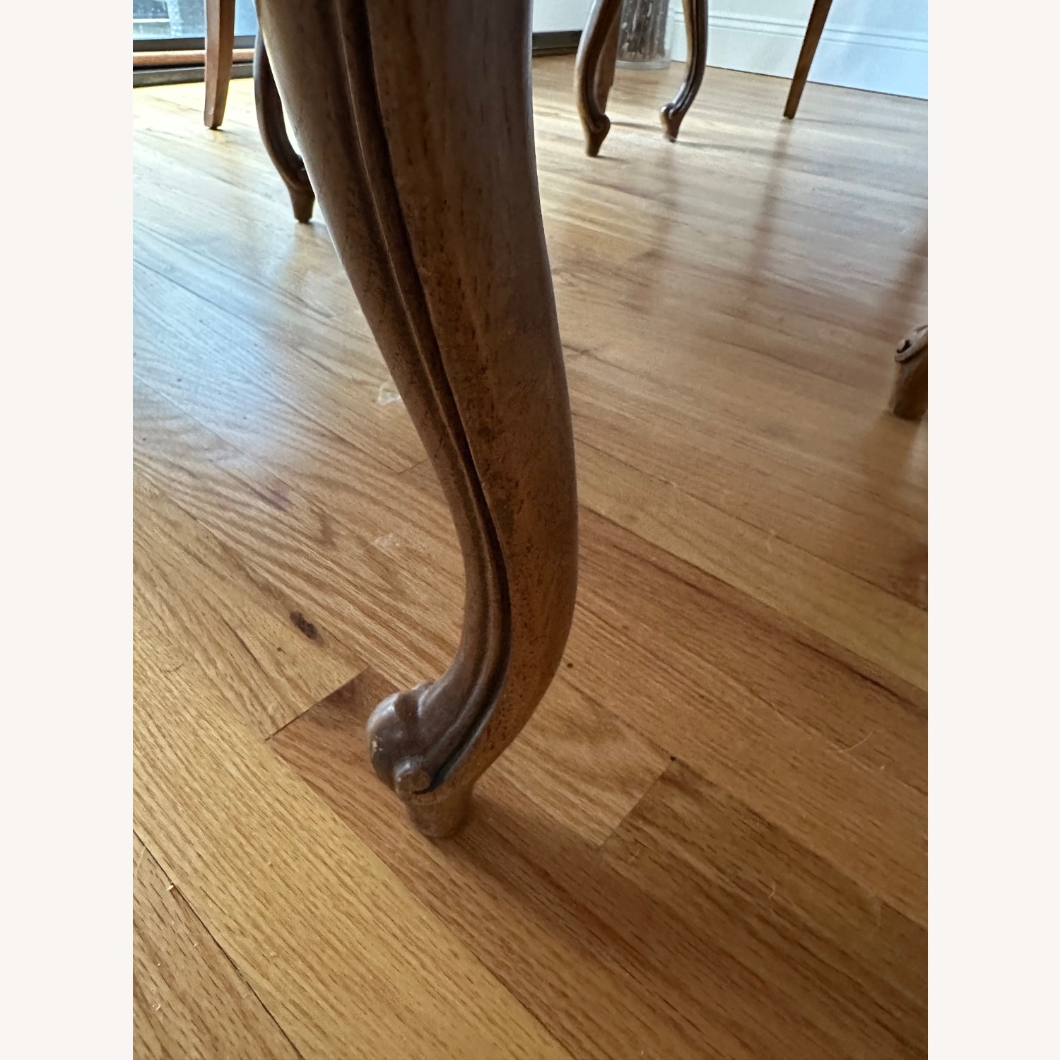 Thomasville French Ptovinciall Table  w 6 Chairs - image-8