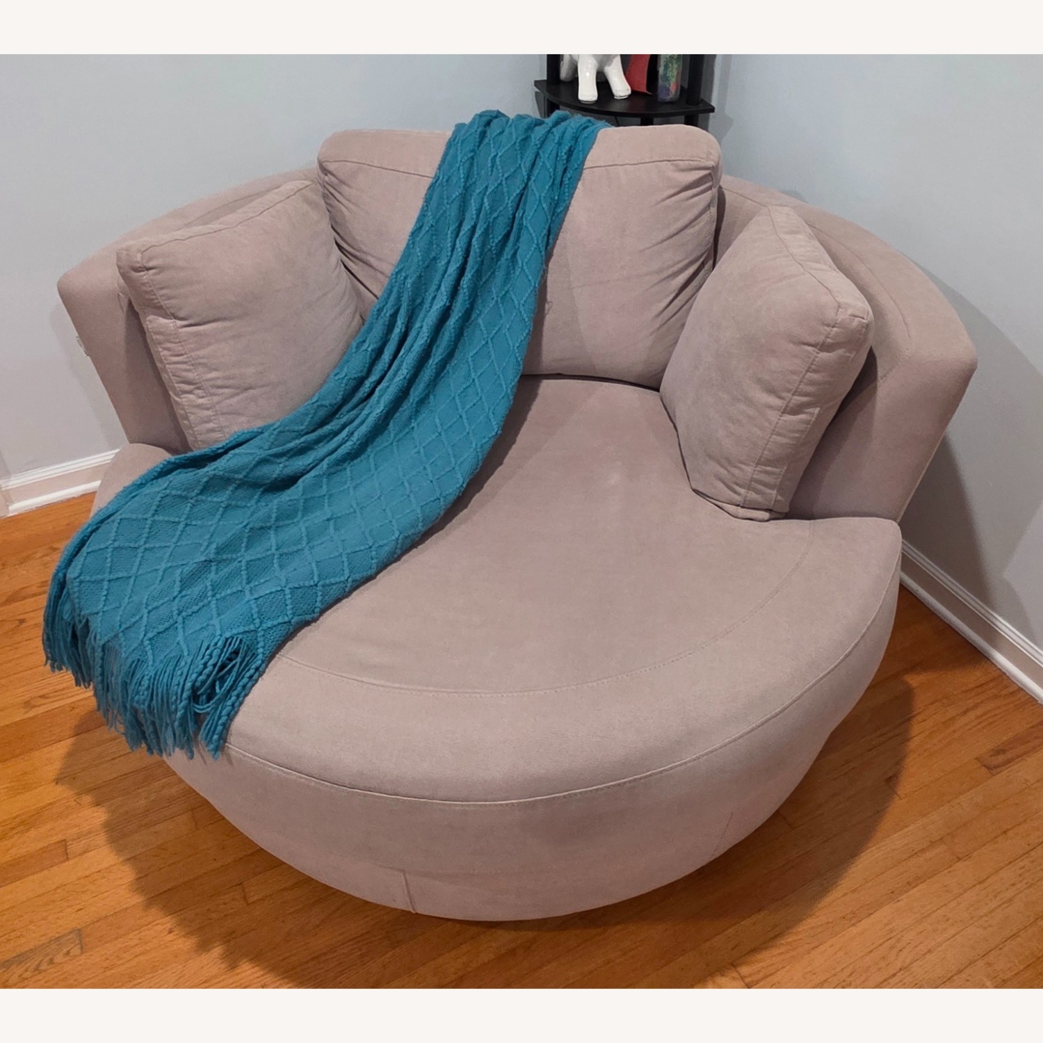 Light Gray Loveseat - image-1