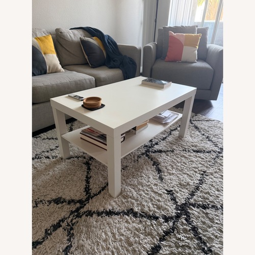 Used Target Threshold Geometric Woven Area Rug 5X7 for sale on AptDeco