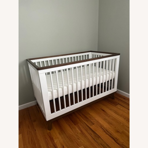 Used Babyletto Scoot White Wood Crib for sale on AptDeco