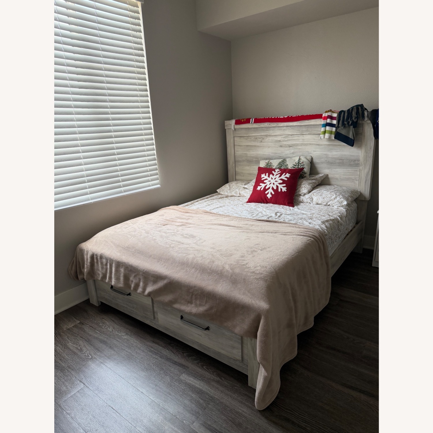 Ashley Furniture Bellaby Queen Platform Bed W Storage - image-4