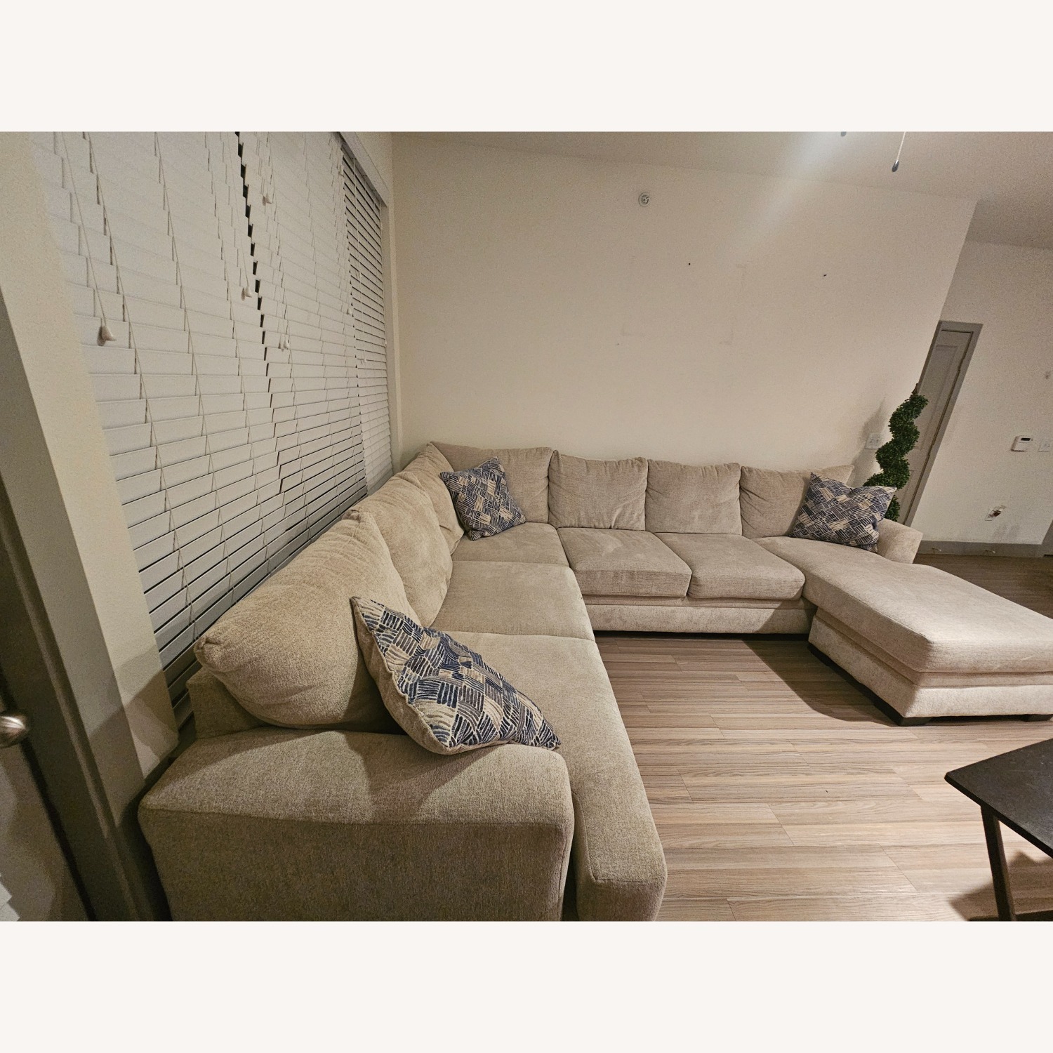 Rooms To Go Natural Fabric 3+ Piece Sectional - image-8