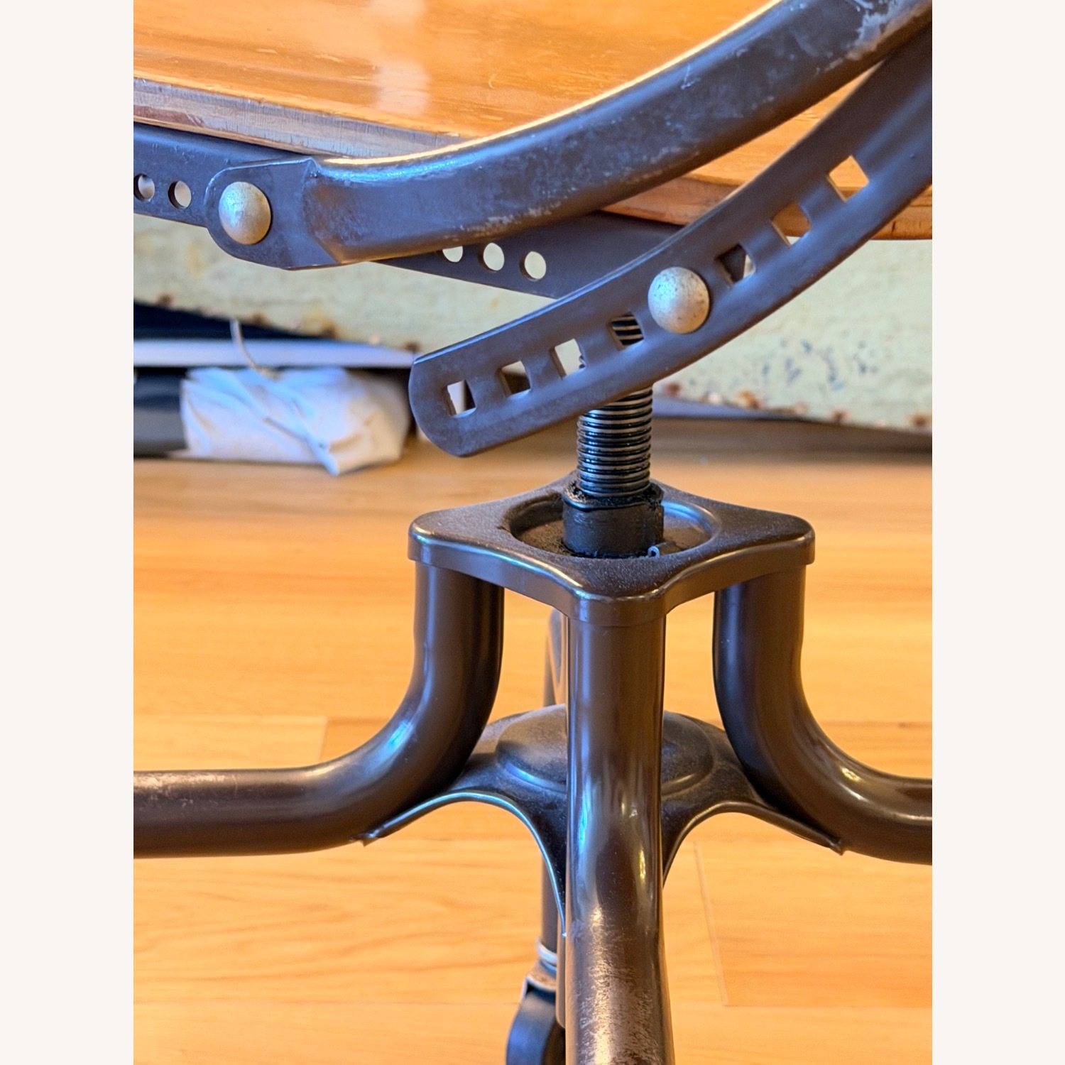 Vintage/Antique DO/MORE Swivel Office Chair - image-6