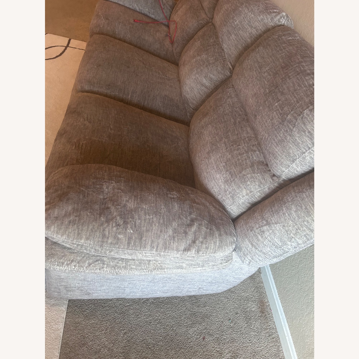 Value City Furniture Light Gray 3+ Seater Sofa - image-4