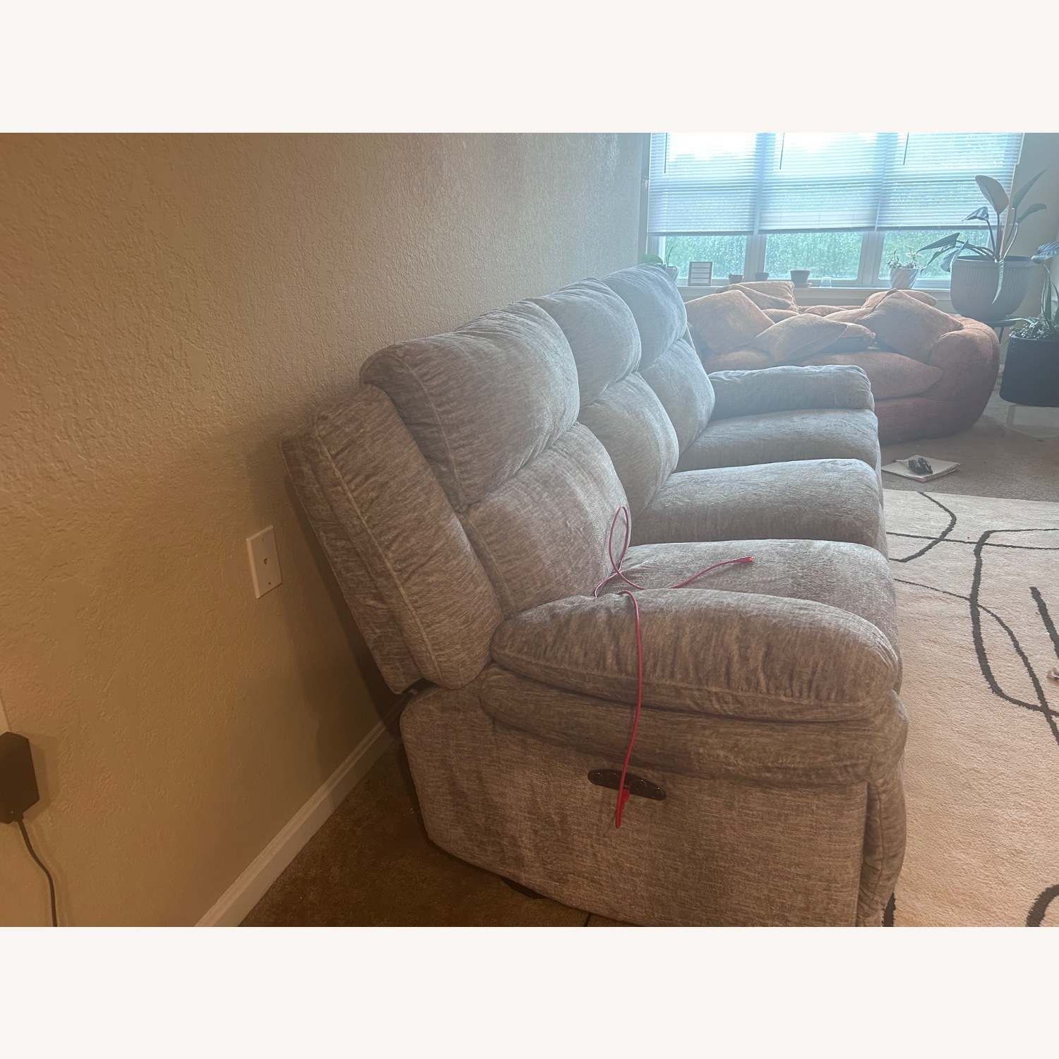 Value City Furniture Light Gray 3+ Seater Sofa - image-5