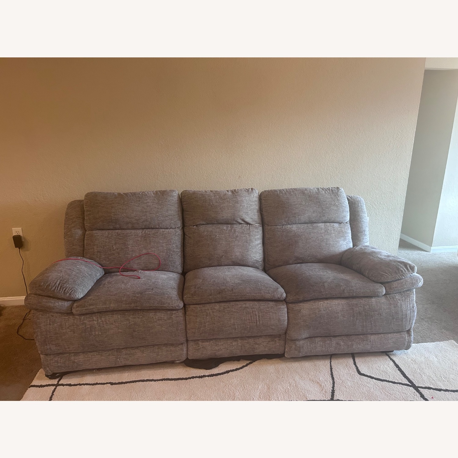 Value City Furniture Light Gray 3+ Seater Sofa - image-6