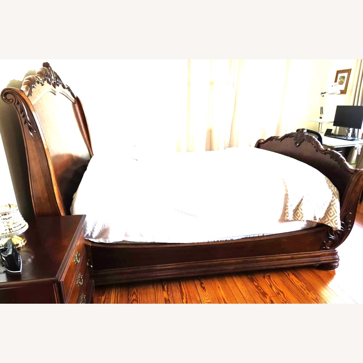 American Drew Queen Bed - image-2