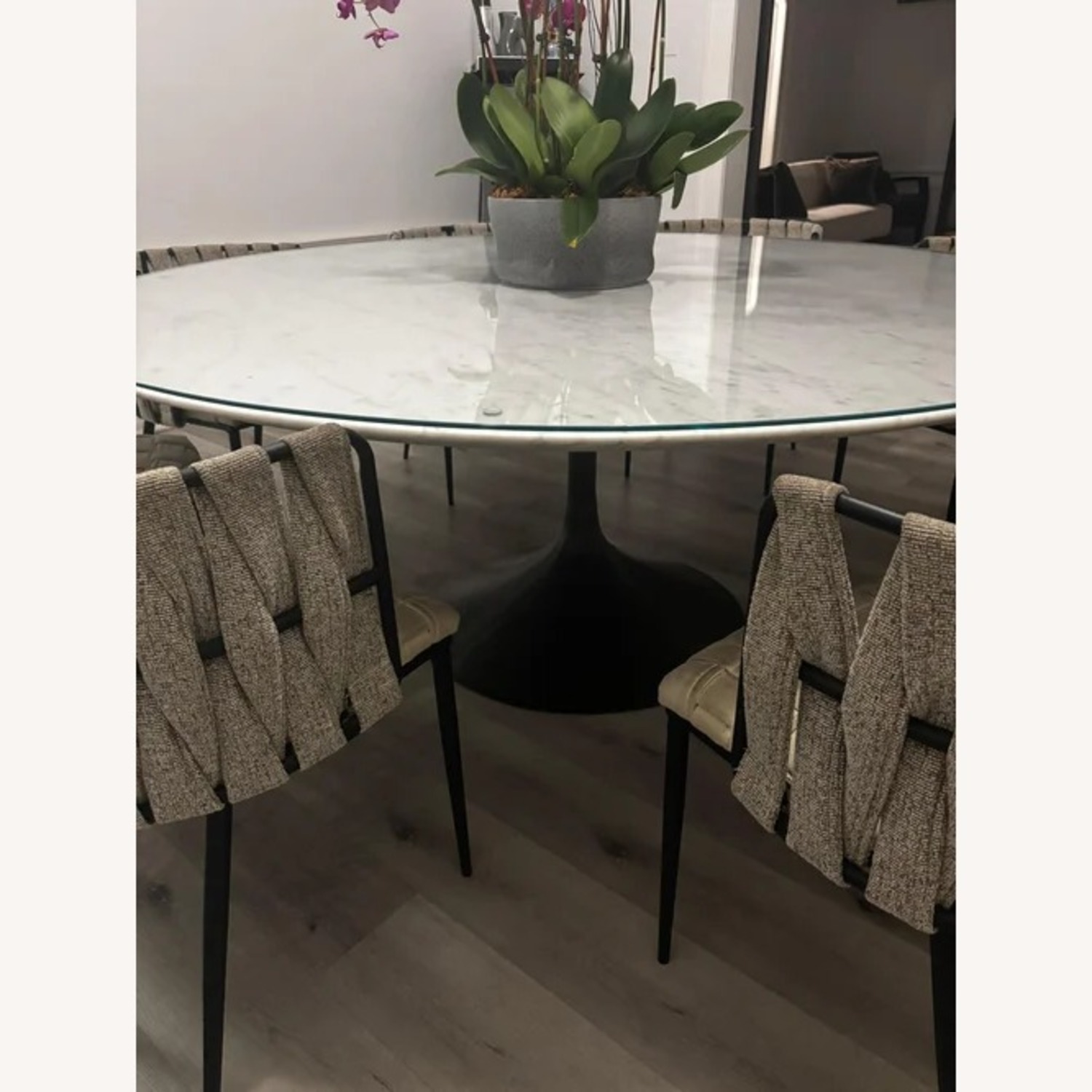 RH round tulip marble Dining Table - image-4