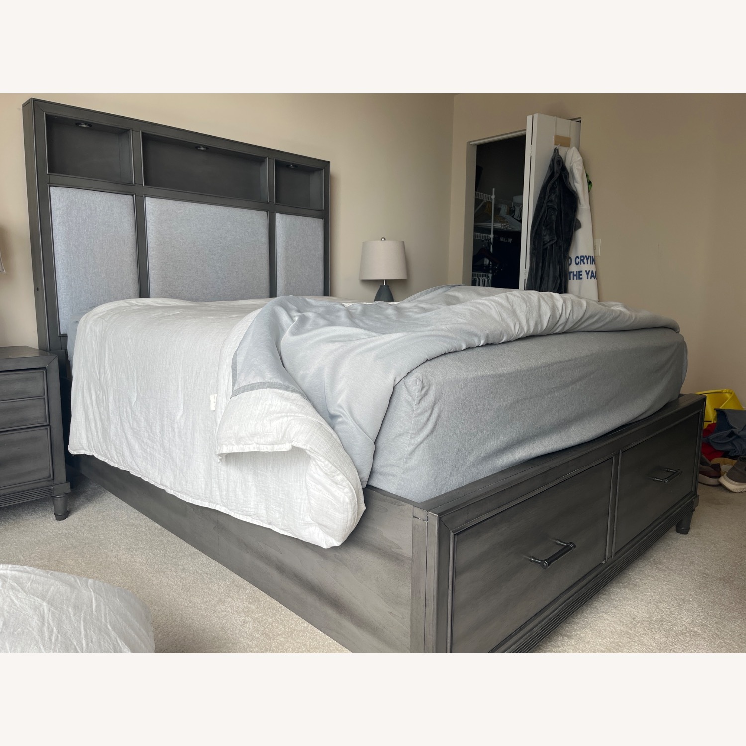 Pebble Gray Queen Bed With Storage - image-2