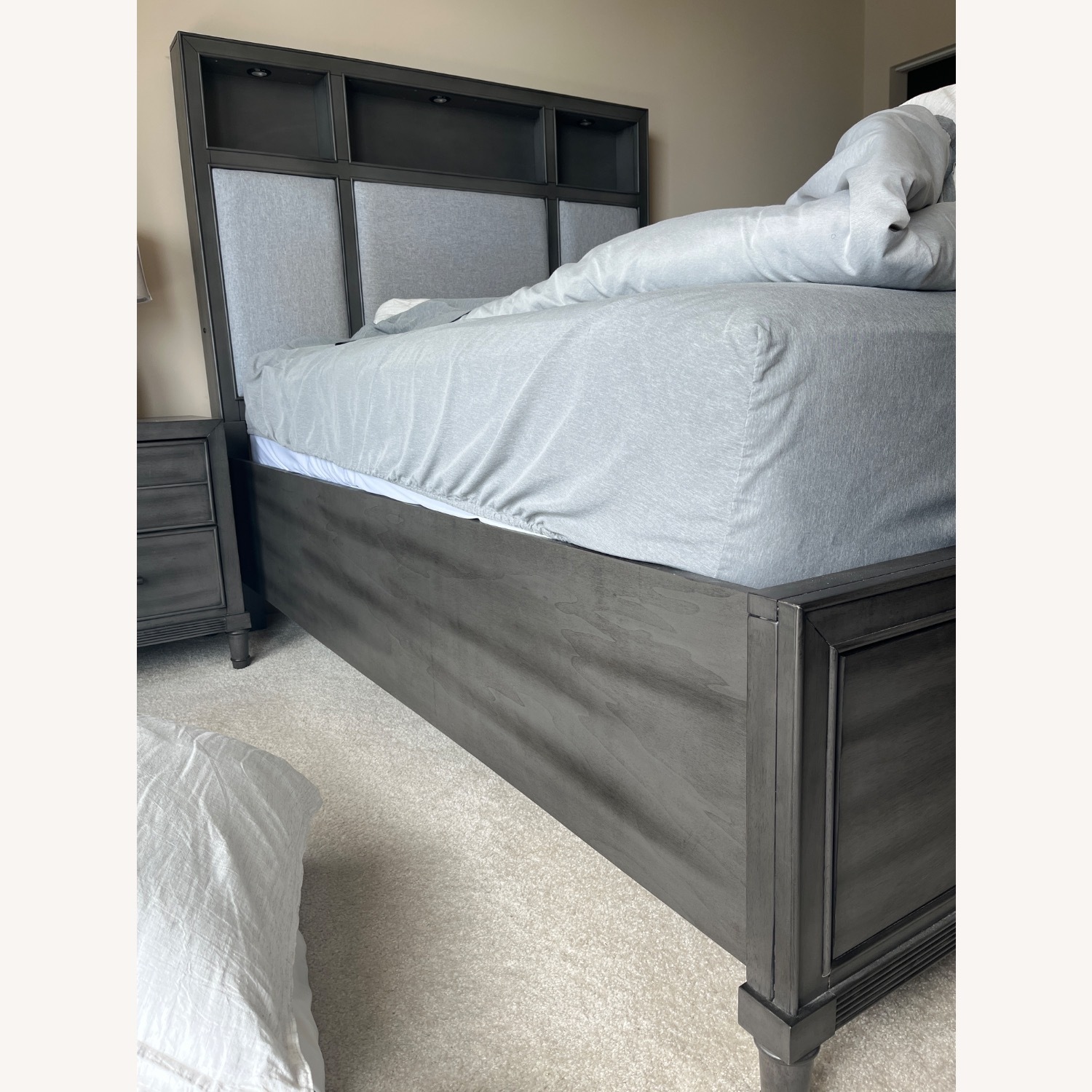 Pebble Gray Queen Bed With Storage - image-4