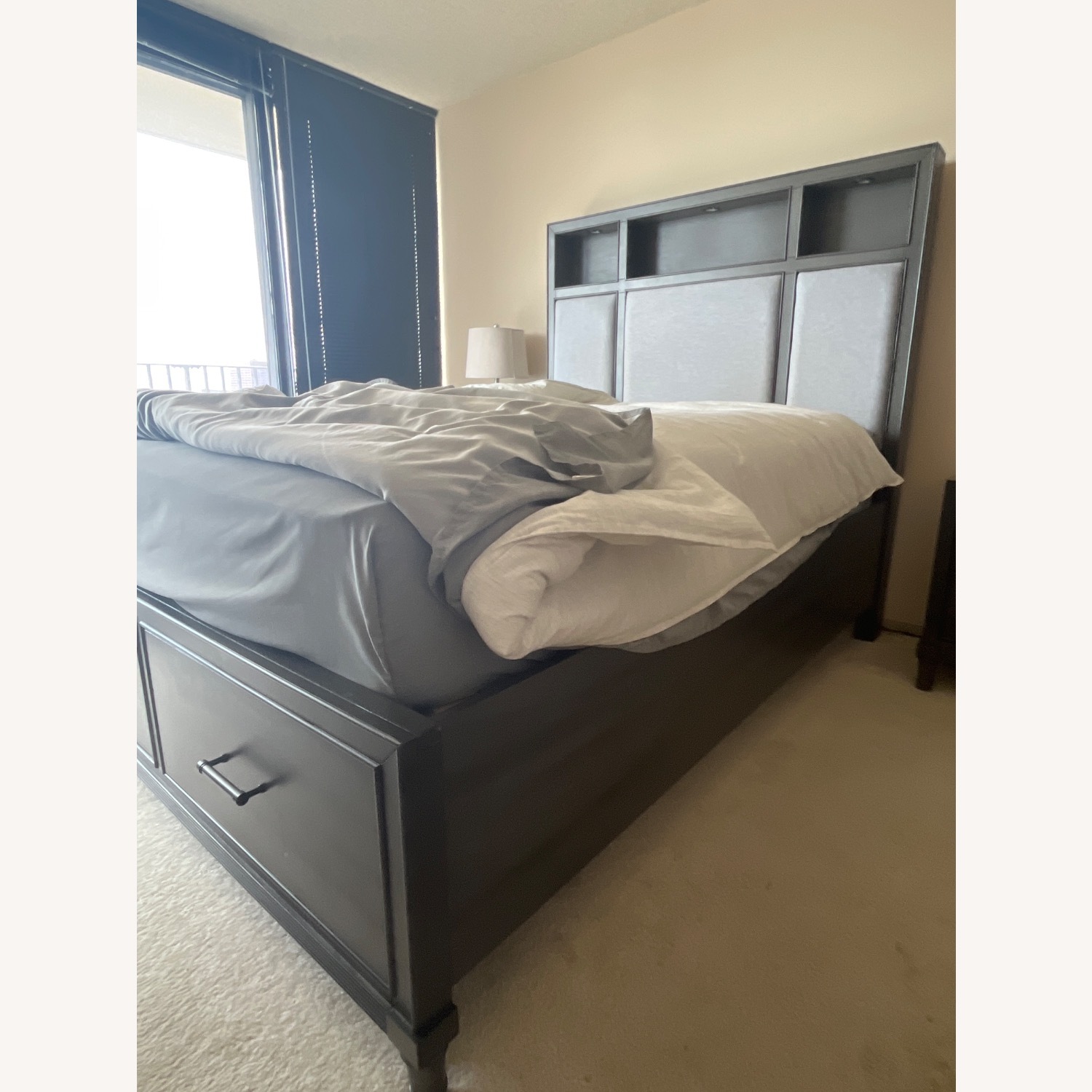 Pebble Gray Queen Bed With Storage - image-5