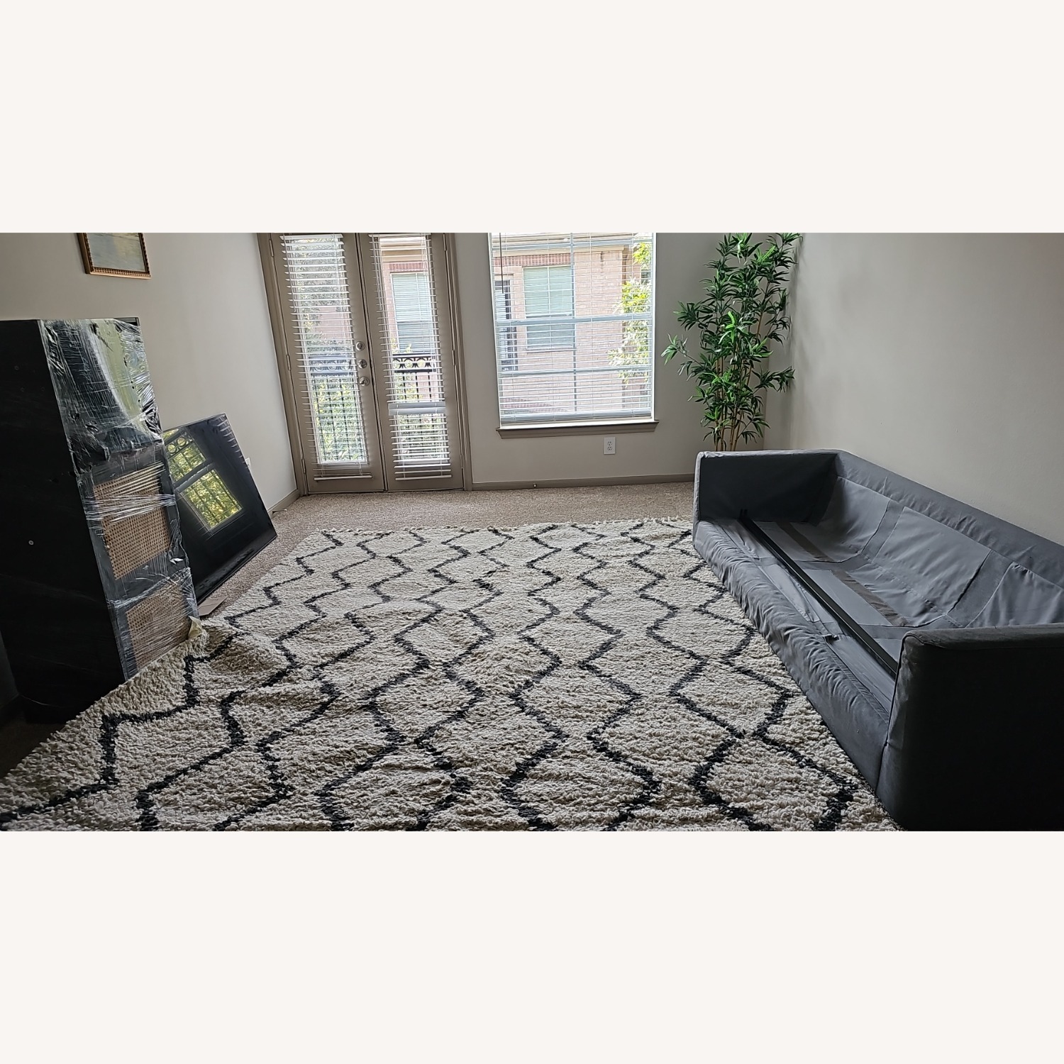 Treasures of Morocco White Wool Area Rug 9' x 12' - image-4