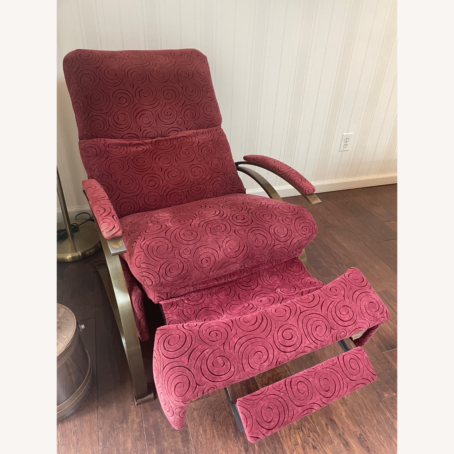 Luxury Recliner - image-4