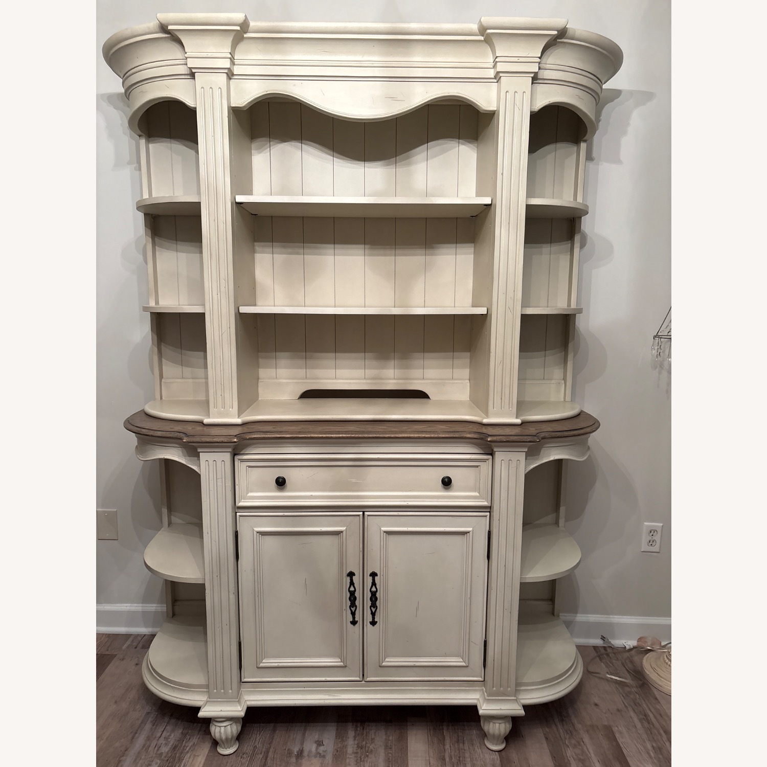 Raymour & Flanigan White Sideboard - image-1