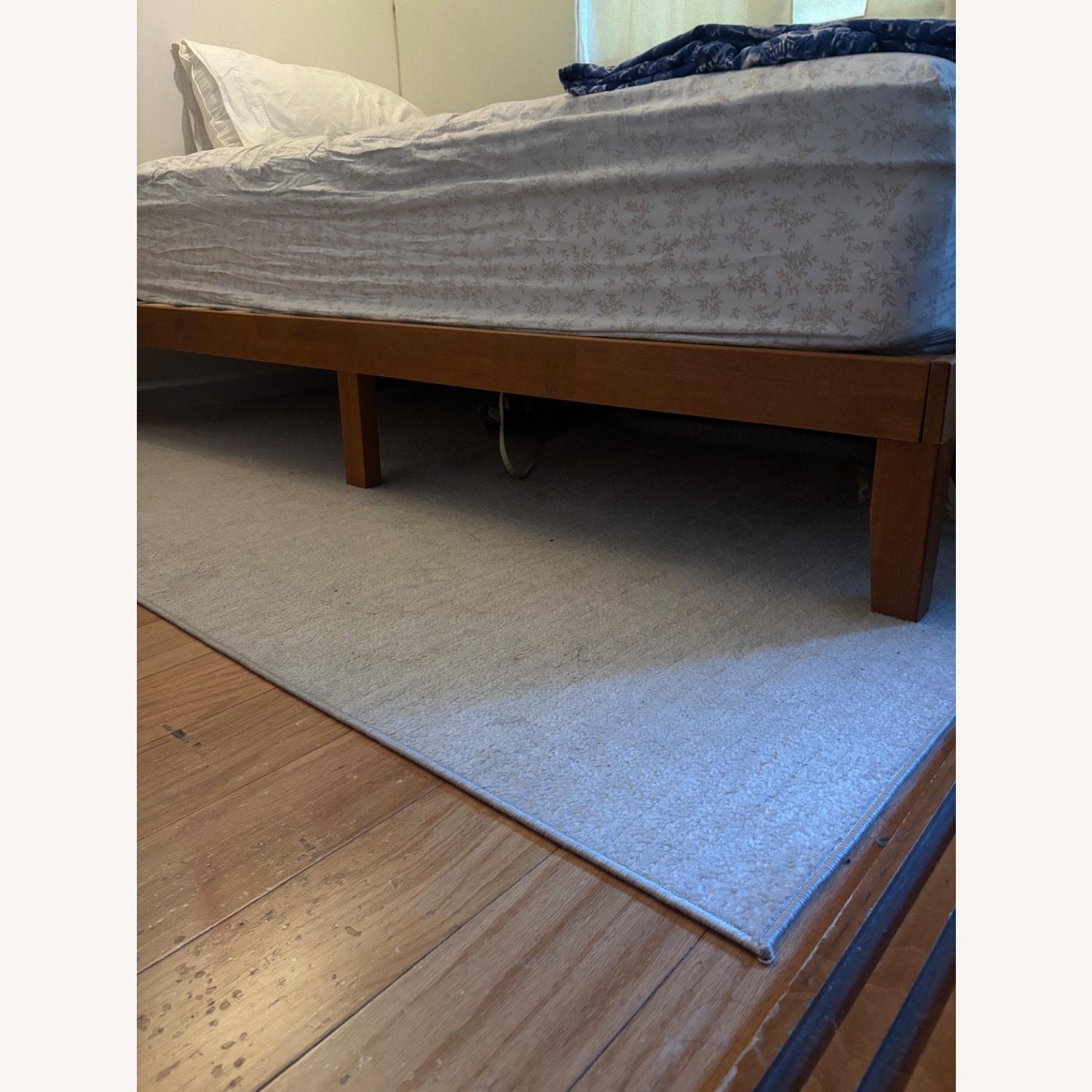Signature Design Queen Bed - image-2